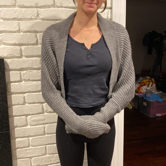 Grey “shrug” sweater from Club Monaco. Size XS. - Picture 4 of 5